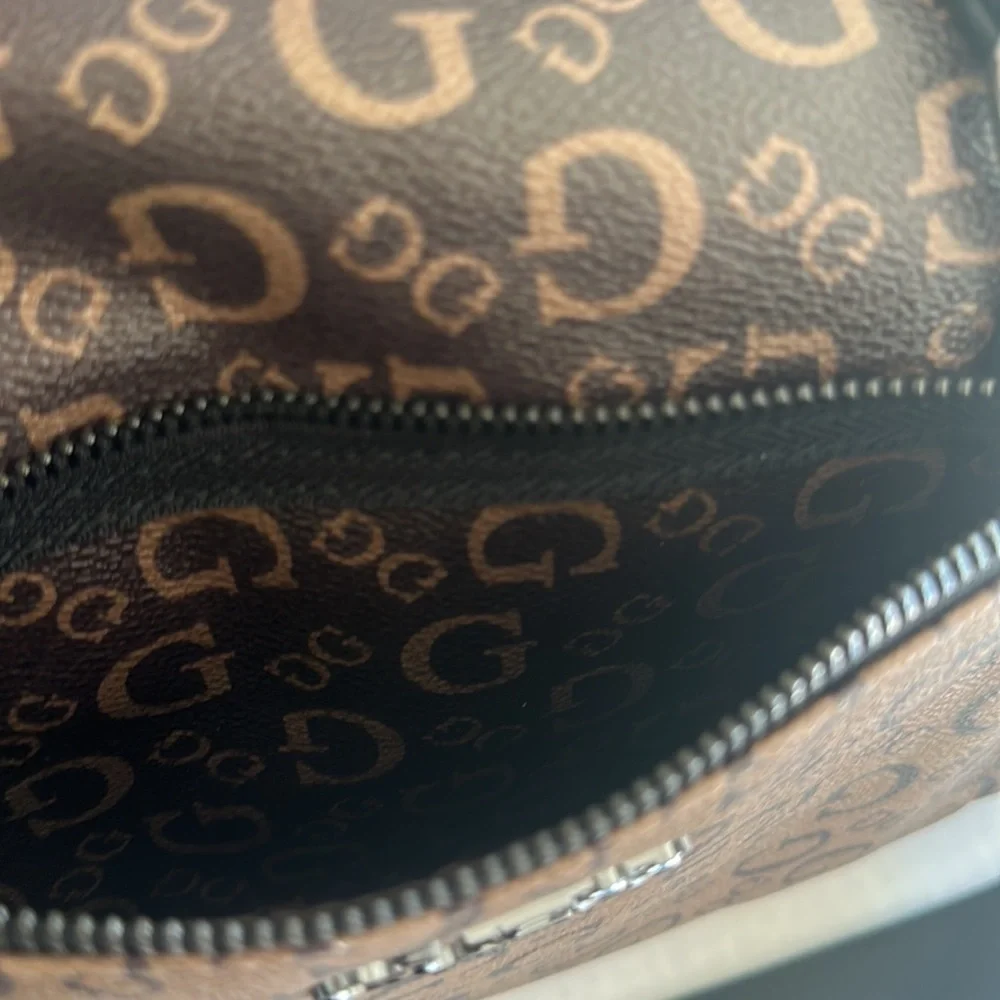 New GUESS Logo Travel/Duffle Bag
